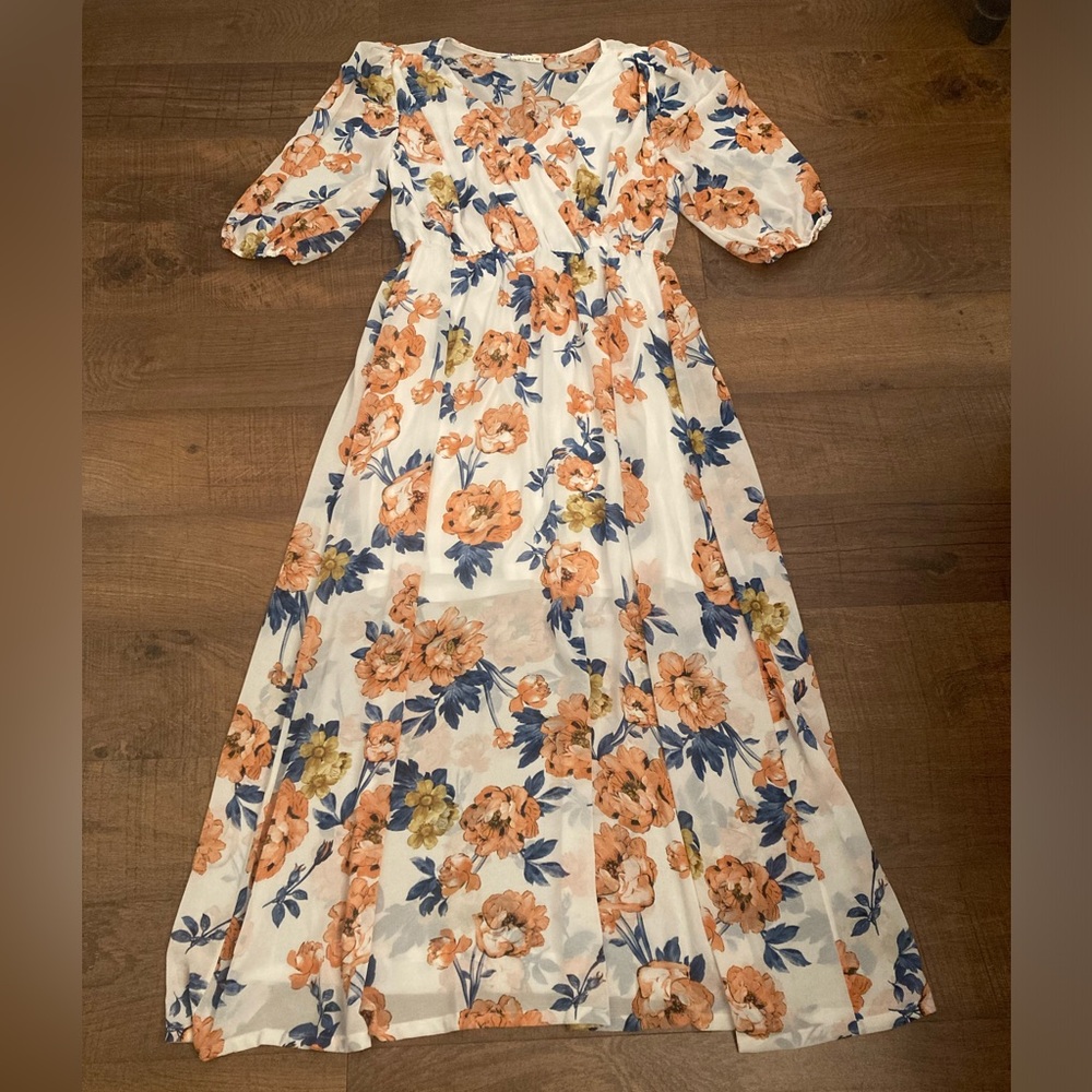 Kori White Floral Maxi Dress w/ Salmon Orange & Blue Blooms Romantic Women’s M